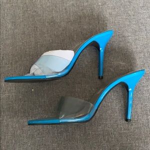 Size 6.5  Women’s turquoise, slip on heels